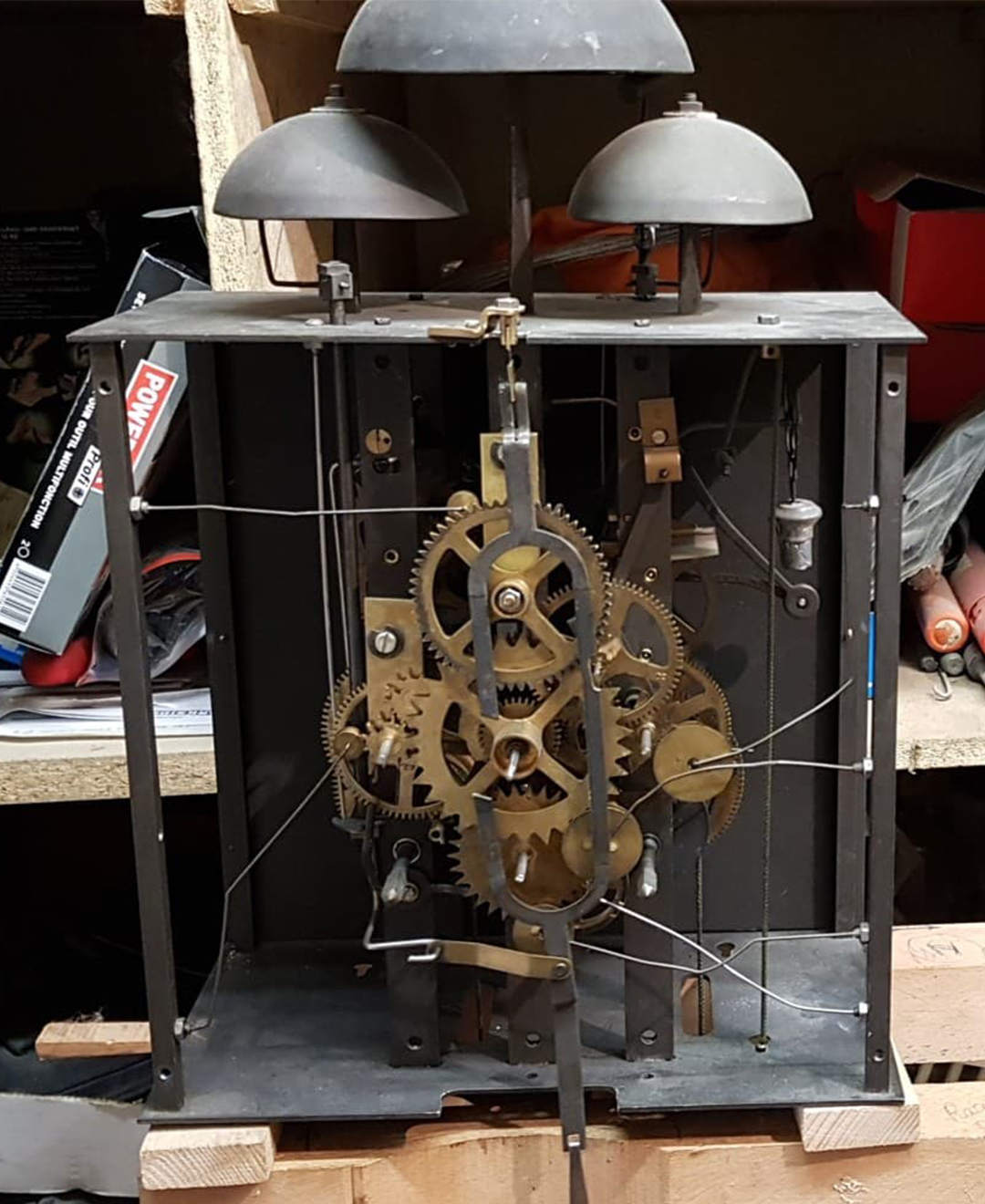 Restauration de vos anciennes comtoises. Sébastien Converset